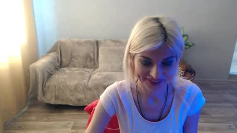 Snapshot of sexybeatriice chatting on 06.27.26 sexybeatriice online show from 06.27.26