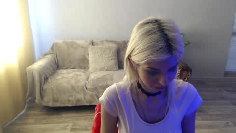 Snapshot of sexybeatriice chatting on 06.30.26 sexybeatriice online show from 06.30.26