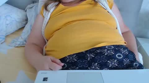 Sexyblonde4u58 online show from 01.07.25