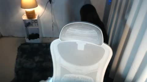 Snapshot of sexydevine_34 chatting on 11.16.25 Devine online show from 11.16.25