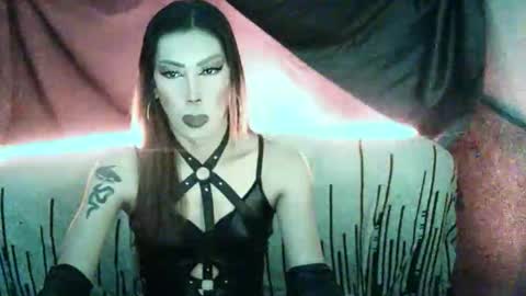 Devine online show from 04.21.26