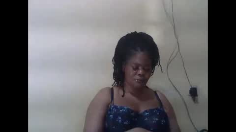 Snapshot of sexydove2 chatting on 06.01.26 EMILY online show from 06.01.26