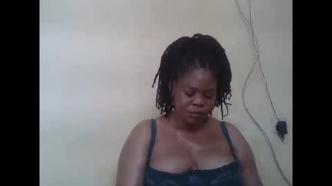 Snapshot of sexydove2 chatting on 06.02.26 EMILY online show from 06.02.26