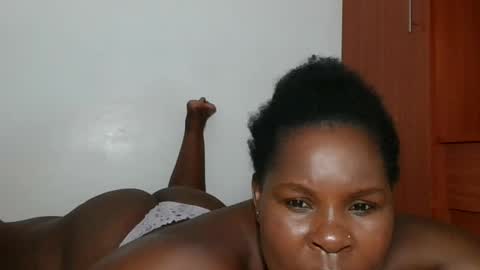 Snapshot of sexyebonygal chatting on 07.30.26 QUINTER online show from 07.30.26