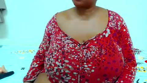 Snapshot of sexyebonylove89 chatting on 12.05.24 sexyebonylove89 online show from 12.05.24