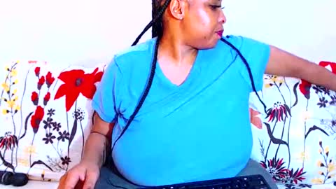 Snapshot of sexyebonylove89 chatting on 12.15.25 sexyebonylove89 online show from 12.15.25