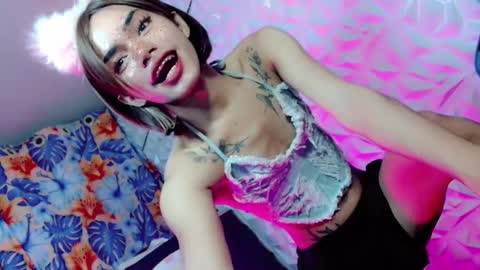 Snapshot of sexyhotbabe18 chatting on 02.24.25 sexyhotbabe18 online show from 02.24.25