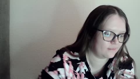 Snapshot of sexykitty_2 chatting on 12.31.24 Kate online show from 12.31.24