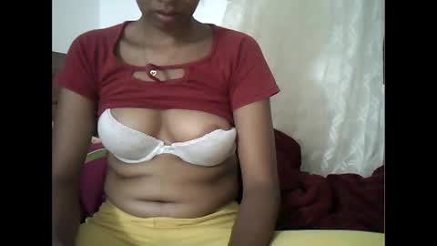 sexylarra12 online show from 01.31.25