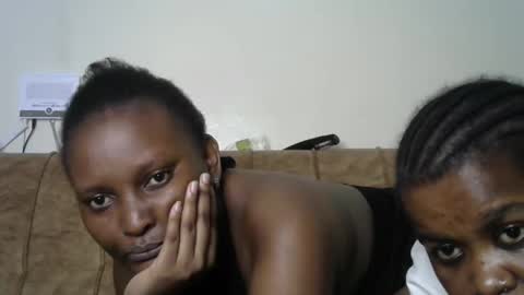 Snapshot of sexylavine_ chatting on 12.13.25 sexylavine_ online show from 12.13.25