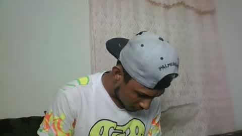 Snapshot of sexyleon69 chatting on 01.31.25 Sexy leon online show from 01.31.25