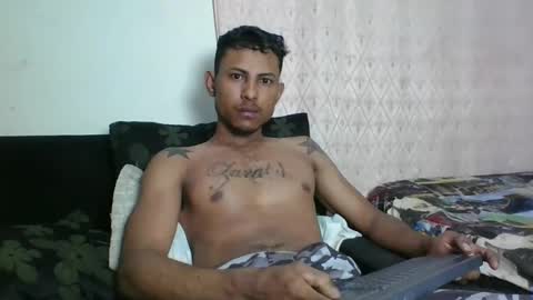 Snapshot of sexyleon69 chatting on 02.21.25 Sexy leon online show from 02.21.25