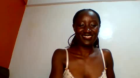Snapshot of sexylucia5 chatting on 05.28.26 sexylucia5 online show from 05.28.26