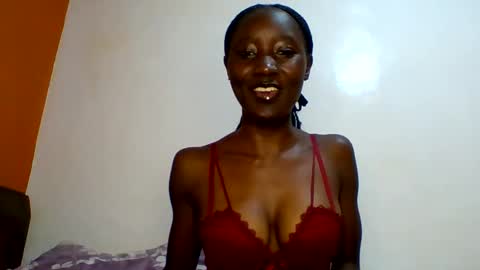 Snapshot of sexylucia5 chatting on 06.01.26 sexylucia5 online show from 06.01.26