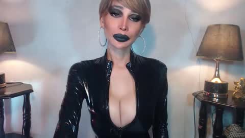 Snapshot of sexylusty2258 chatting on 04.29.26 Queen Sofia online show from 04.29.26