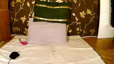 Squirty Maya Gold online show from 11.12.25