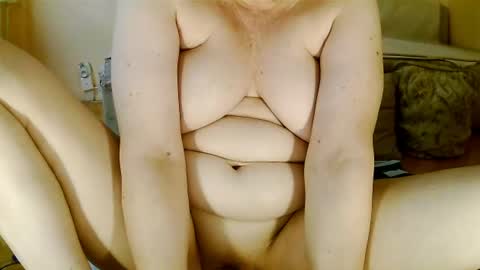 Snapshot of sexymayagold chatting on 07.08.26 Squirty Maya Gold online show from 07.08.26