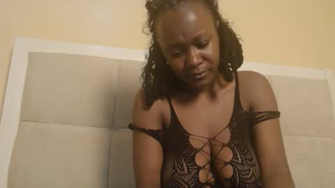 Snapshot of sexymia56 chatting on 09.26.25 Miss mia online show from 09.26.25