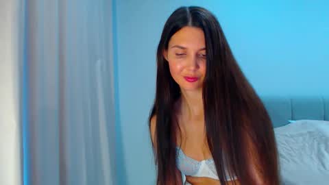 Snapshot of sexymymeow chatting on 01.05.25 SexyMyMeow online show from 01.05.25