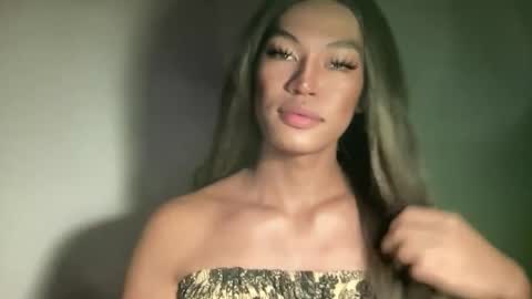 Snapshot of sexynakedweapon chatting on 06.08.26 LIEZEL online show from 06.08.26