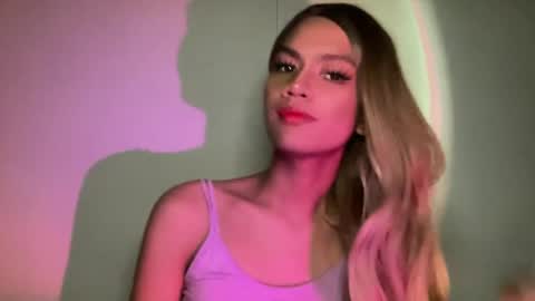 Snapshot of sexynakedweapon chatting on 06.15.26 LIEZEL online show from 06.15.26