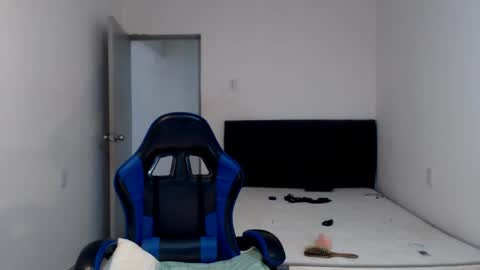 Snapshot of sexynatalia25 chatting on 06.18.26 Natalia Duran online show from 06.18.26