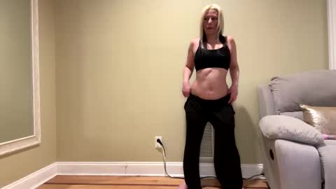 Sexypiglet2728 online show from 12.24.24