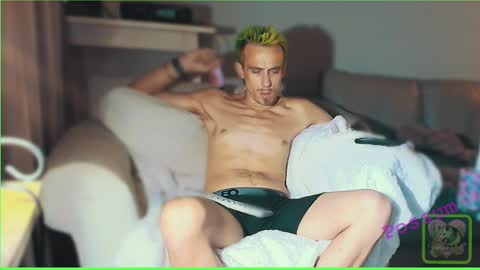 Snapshot of sexypossum chatting on 04.29.26 Possum online show from 04.29.26