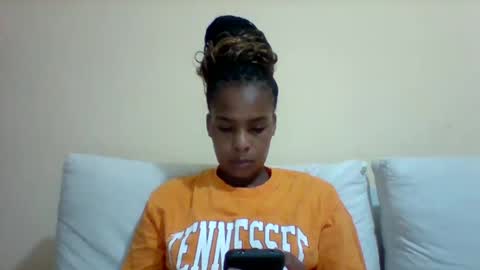 DOVY ACHIENG online show from 03.02.25