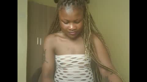 queenivy online show from 11.04.25