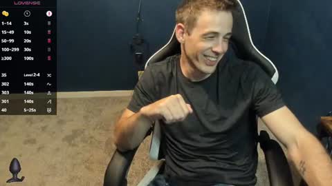 Snapshot of sexyscott26 chatting on 07.12.26 Scott online show from 07.12.26