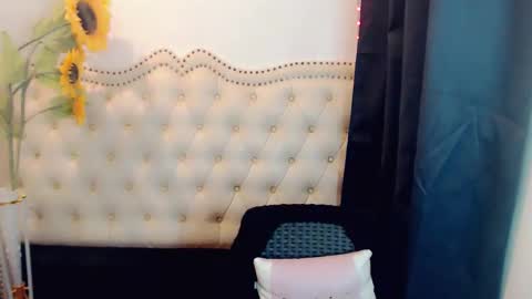 Snapshot of sexyshinixx chatting on 09.10.25 sexyshinixx online show from 09.10.25