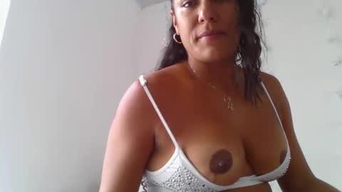 Snapshot of sexyskin8_xxx chatting on 02.11.25 sexyskin8_xxx online show from 02.11.25