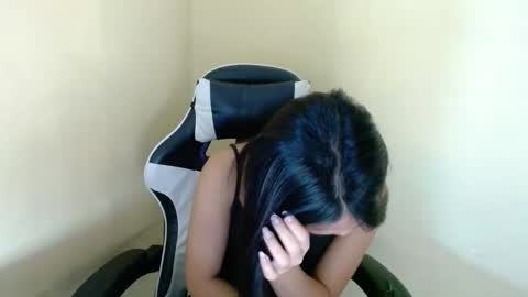 Snapshot of sexyymiya chatting on 10.25.25 sexyymiya online show from 10.25.25