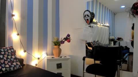 Mary online show from 10.14.25