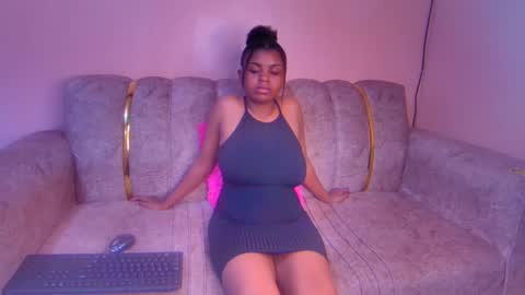 sexyyred_ online show from 12.04.24