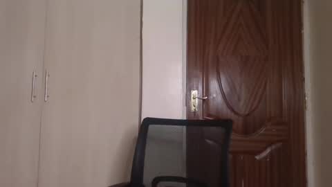 Snapshot of sexyyypetite chatting on 11.08.25 SEXYPETITE online show from 11.08.25