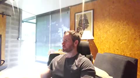 Snapshot of shad0w_hunter chatting on 04.16.26 shad0w_hunter online show from 04.16.26