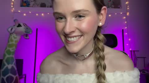 Snapshot of shadebabe chatting on 12.11.24 shadebabe online show from 12.11.24