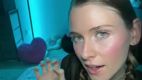 Snapshot of shadebabe chatting on 05.30.26 shadebabe online show from 05.30.26