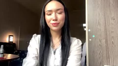Snapshot of shaemickels chatting on 06.13.26 Alice online show from 06.13.26