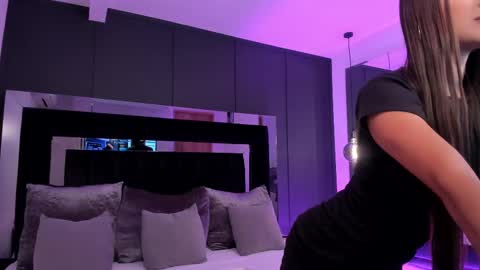 Shaina Vasquez online show from 10.07.25