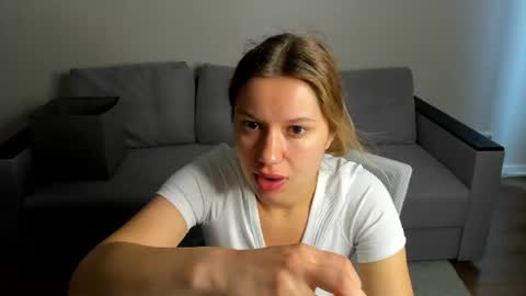 Snapshot of shakira_lux chatting on 06.16.26 Shakira online show from 06.16.26