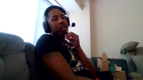 Snapshot of shameak chatting on 10.22.25 Shameak online show from 10.22.25