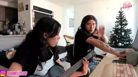 Snapshot of shamelesss_ chatting on 12.11.24 shamelesss_ online show from 12.11.24