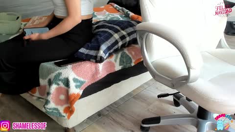 Snapshot of shamelesss_ chatting on 12.13.24 shamelesss_ online show from 12.13.24