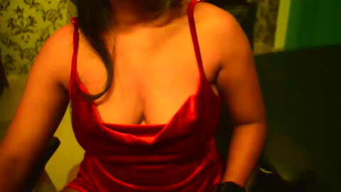 Snapshot of shanaya_indian chatting on 11.23.25 shanaya indian online show from 11.23.25
