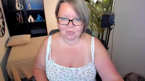 Snapshot of shannonshine chatting on 07.14.26 Shannon online show from 07.14.26