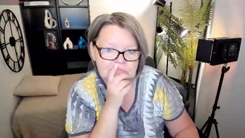 Snapshot of shannonshine chatting on 07.18.26 Shannon online show from 07.18.26