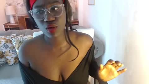 Snapshot of shanntall_tk chatting on 02.24.25 shanntall_tk online show from 02.24.25